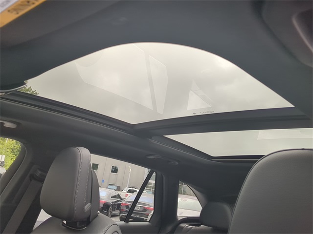 Thumbnail: 2025 Mercedes-Benz GLC - 25