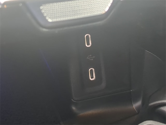 Thumbnail: 2025 Mercedes-Benz GLC - 33