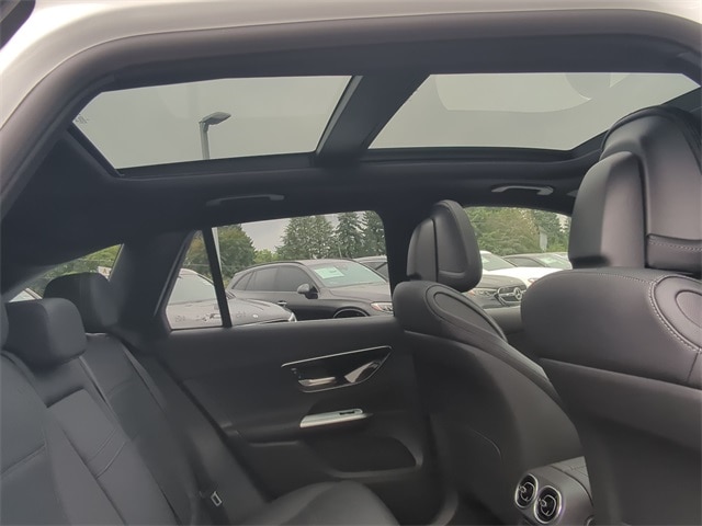 Thumbnail: 2025 Mercedes-Benz GLC - 28