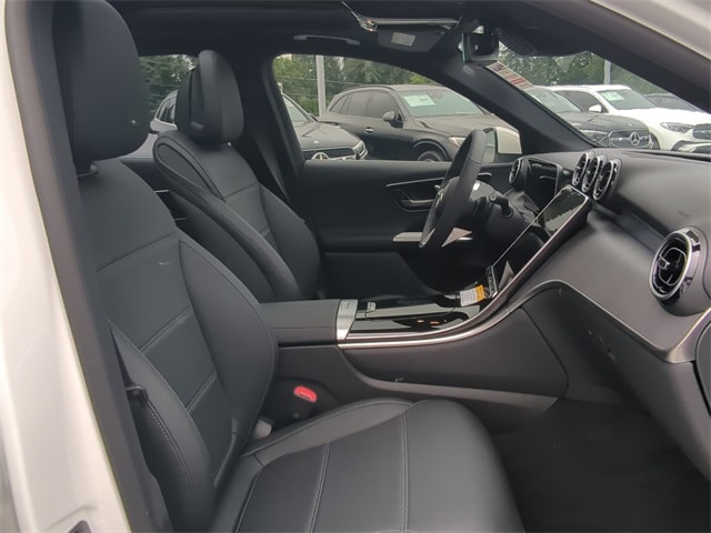 Thumbnail: 2025 Mercedes-Benz GLC - 12