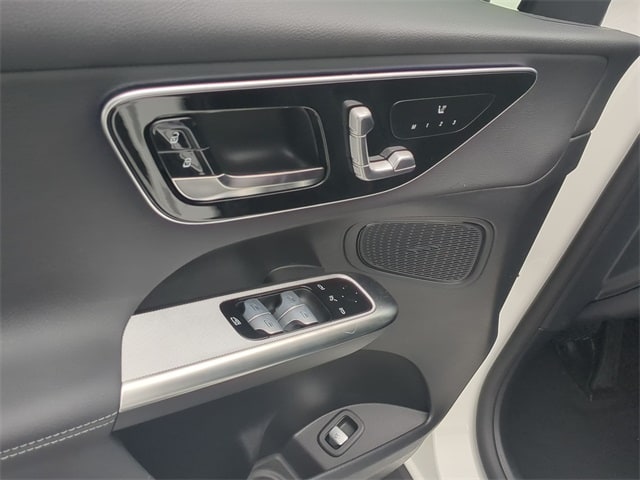 Thumbnail: 2025 Mercedes-Benz GLC - 24