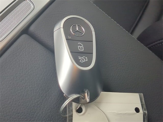 Thumbnail: 2025 Mercedes-Benz GLC - 17