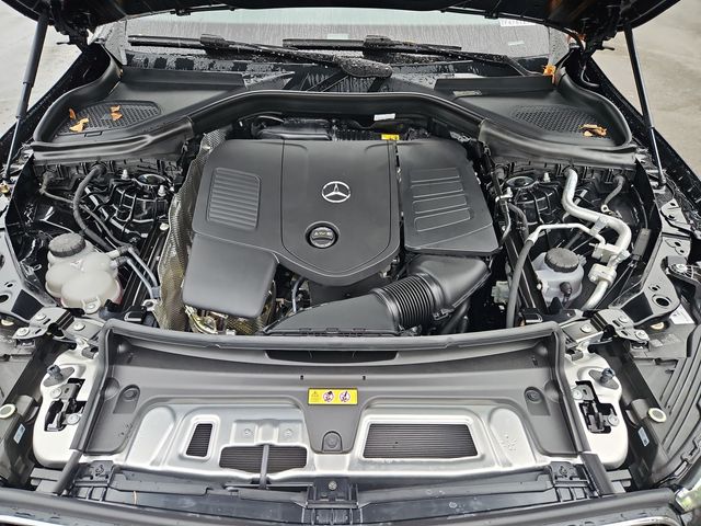 Thumbnail: 2026 Mercedes-Benz GLC - 9