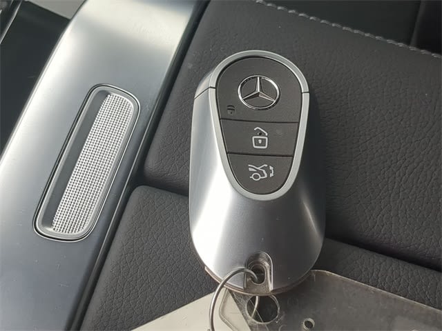 Thumbnail: 2025 Mercedes-Benz GLC - 17