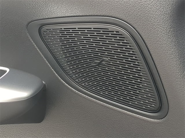 Thumbnail: 2025 Mercedes-Benz GLC - 32