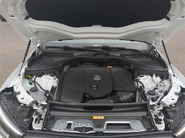 Thumbnail: 2025 Mercedes-Benz GLC - 9