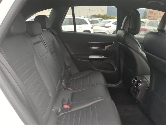 Thumbnail: 2025 Mercedes-Benz GLC - 27