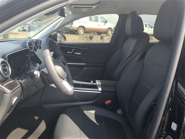 Thumbnail: 2025 Mercedes-Benz GLC - 11