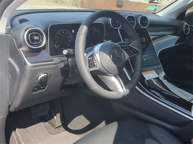 Thumbnail: 2025 Mercedes-Benz GLC - 2