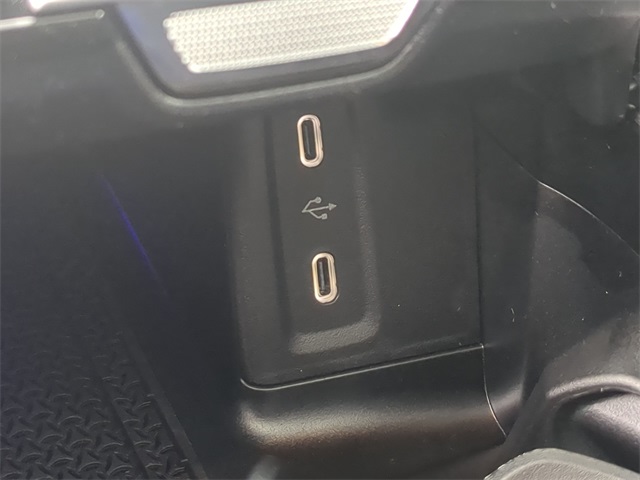 Thumbnail: 2025 Mercedes-Benz GLC - 35