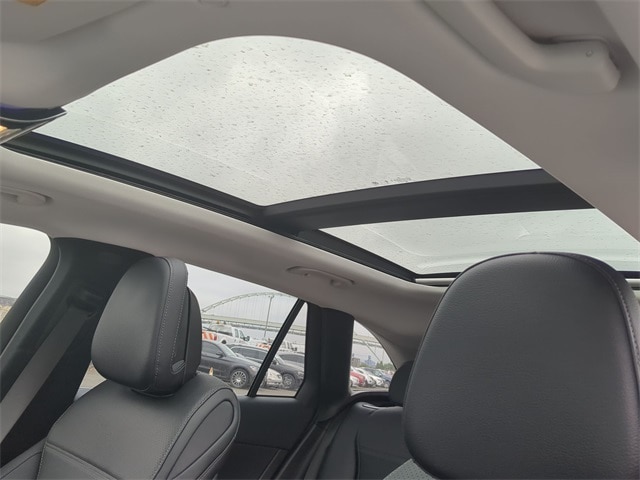 Thumbnail: 2025 Mercedes-Benz GLC - 26