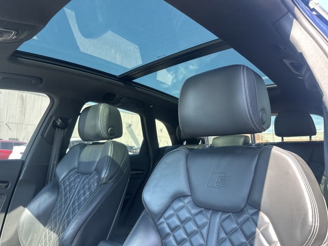 Thumbnail: 2018 Audi SQ5 - 15