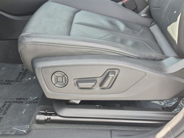 Thumbnail: 2022 Audi Q3 - 26