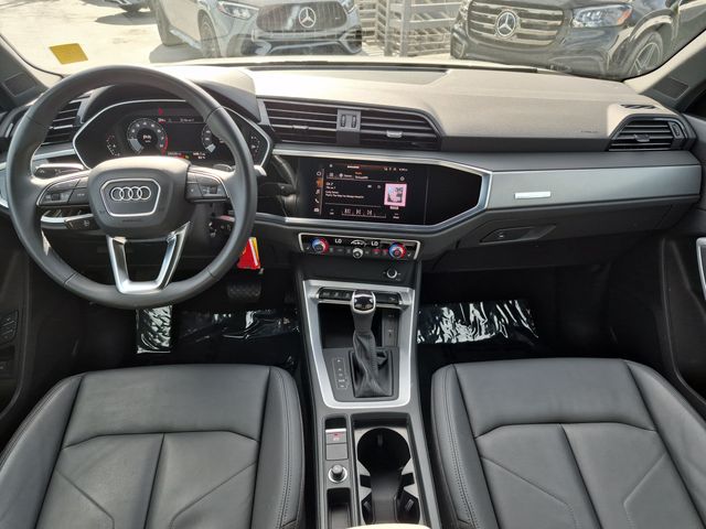 Thumbnail: 2022 Audi Q3 - 9