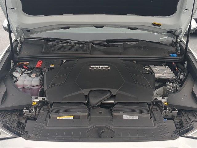 Thumbnail: 2023 Audi Q8 - 9