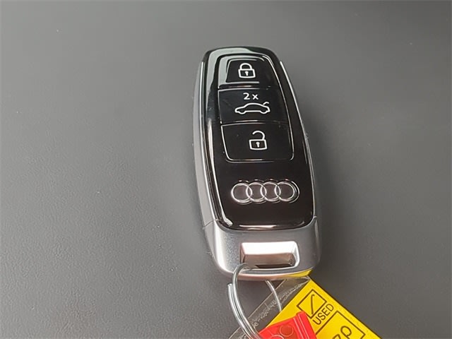 Thumbnail: 2023 Audi Q8 - 20