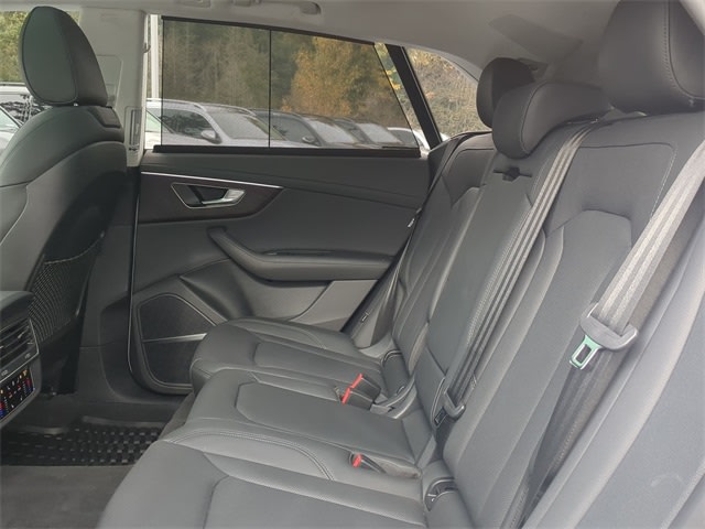 Thumbnail: 2023 Audi Q8 - 29