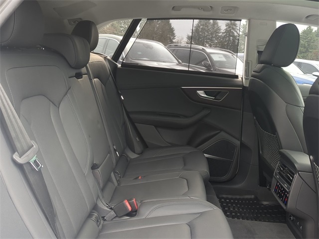 Thumbnail: 2023 Audi Q8 - 30