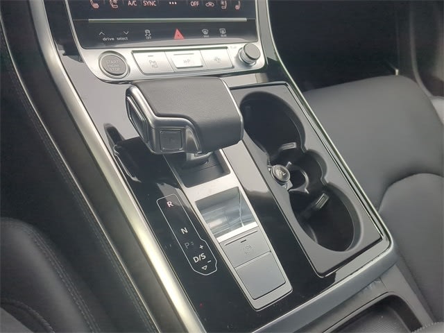 Thumbnail: 2023 Audi Q8 - 17