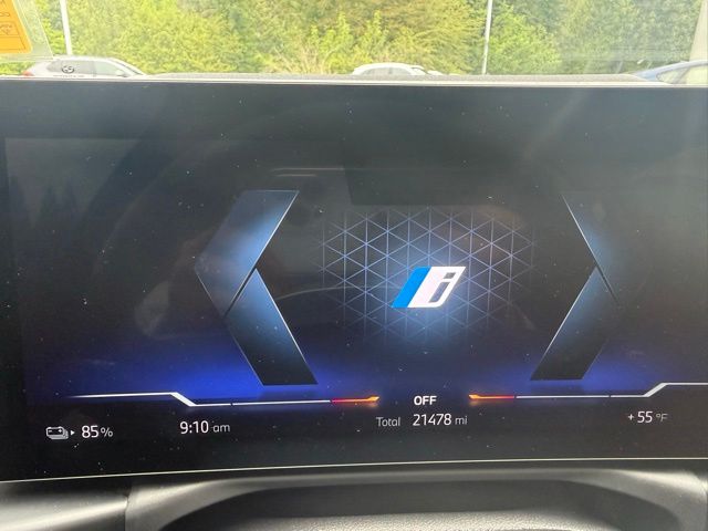 Thumbnail: 2025 BMW i4 - 8