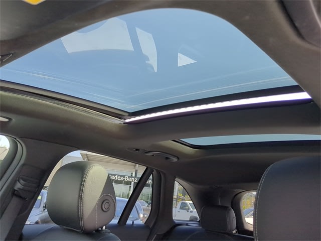 Thumbnail: 2018 Mercedes-Benz GLC - 26