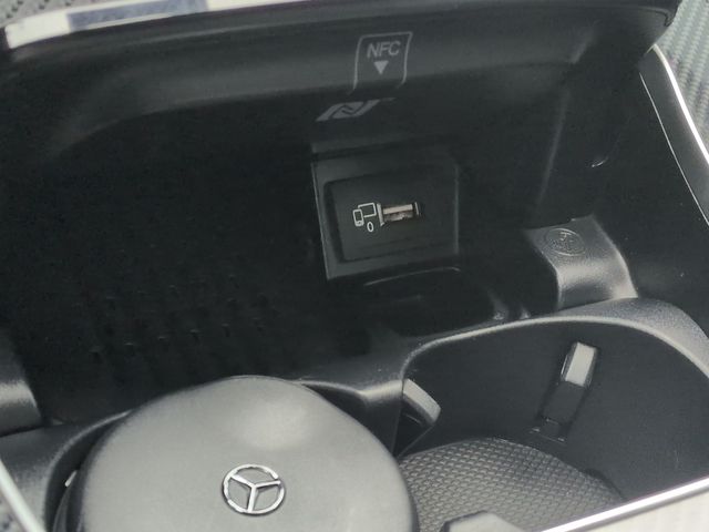 Thumbnail: 2017 Mercedes-Benz E-Class - 34