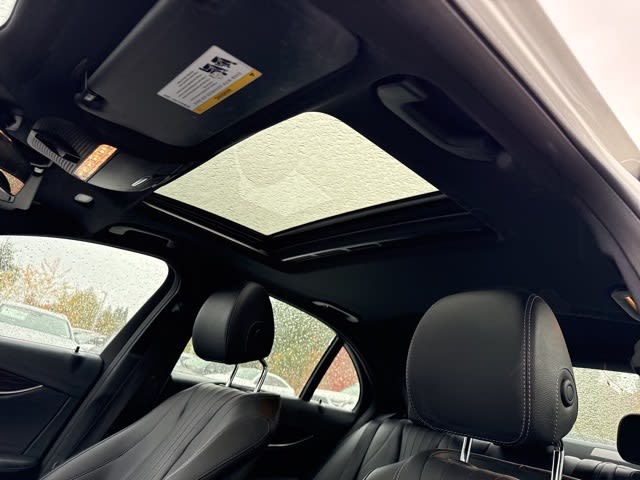 Thumbnail: 2020 Mercedes-Benz E-Class - 15