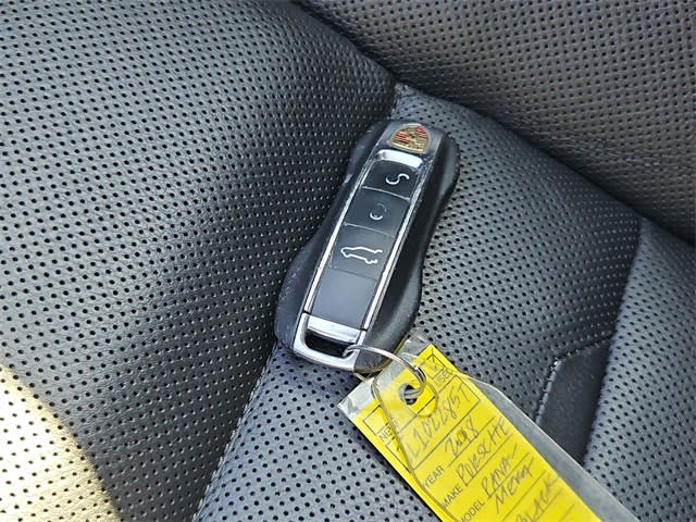 Thumbnail: 2018 Porsche Panamera - 39