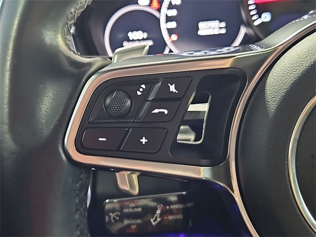 Thumbnail: 2018 Porsche Panamera - 32