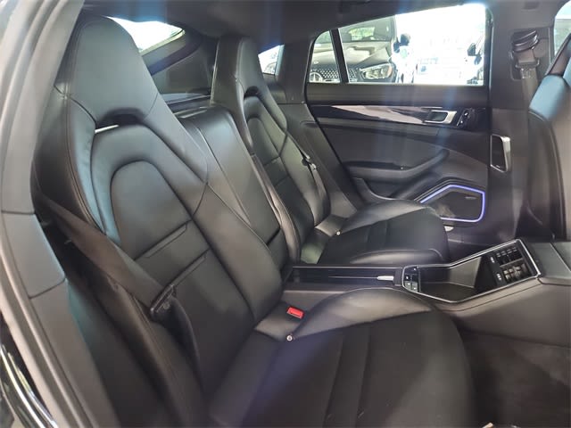 Thumbnail: 2018 Porsche Panamera - 30
