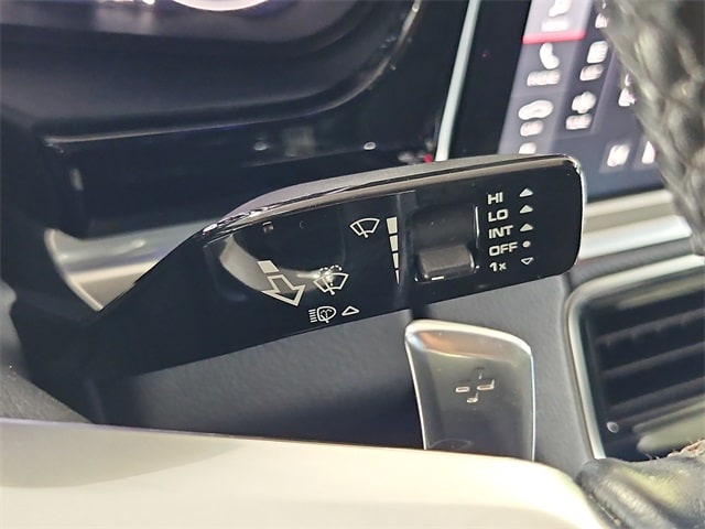 Thumbnail: 2018 Porsche Panamera - 34