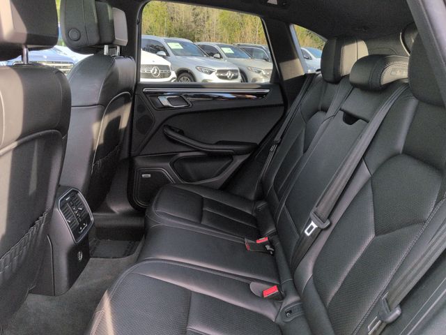 Thumbnail: 2018 Porsche Macan - 29