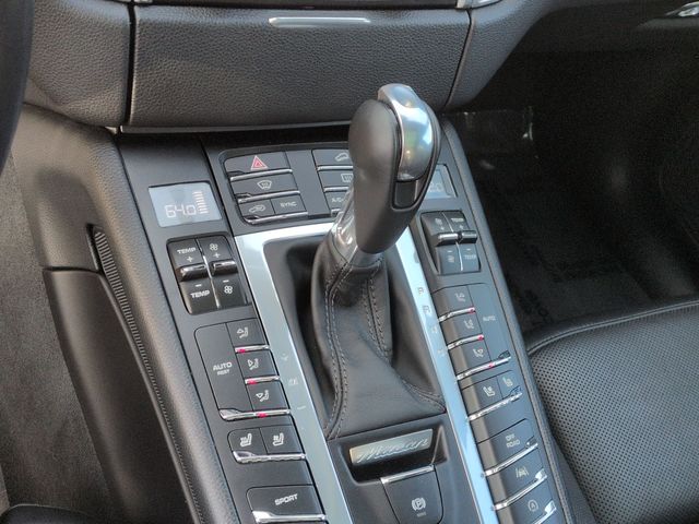 Thumbnail: 2018 Porsche Macan - 17