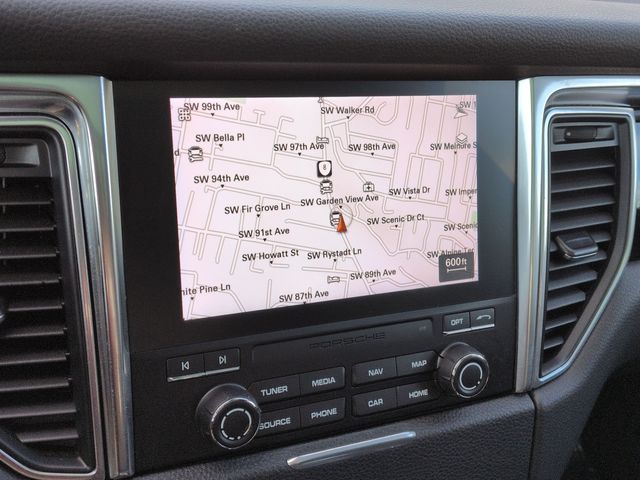 Thumbnail: 2018 Porsche Macan - 35