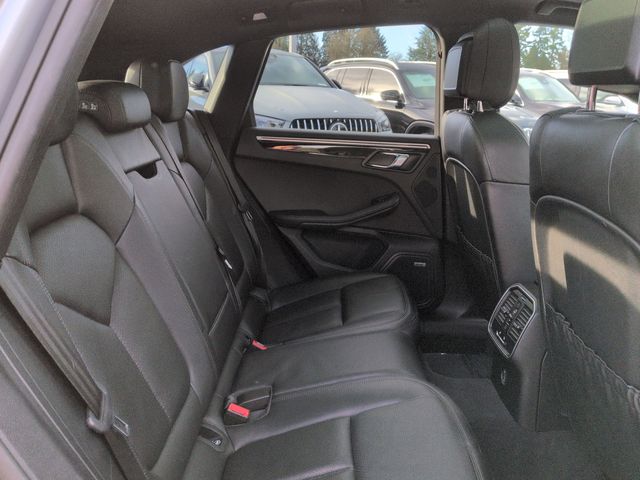 Thumbnail: 2018 Porsche Macan - 30