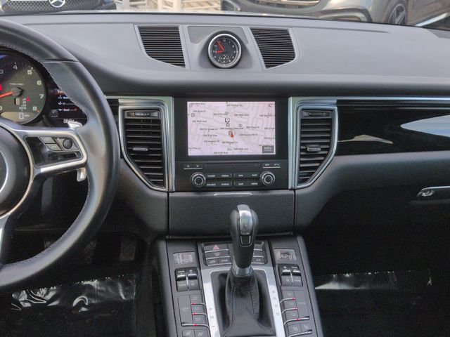 Thumbnail: 2018 Porsche Macan - 15