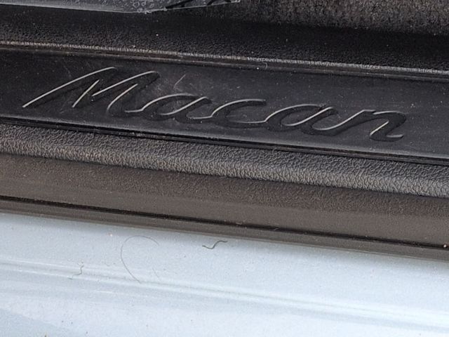 Thumbnail: 2018 Porsche Macan - 26