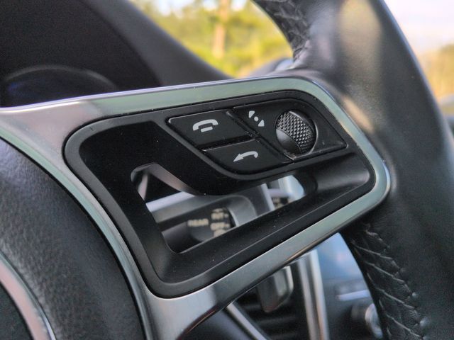 Thumbnail: 2018 Porsche Macan - 16