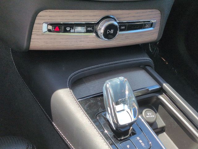 Thumbnail: 2023 Volvo XC90 - 37
