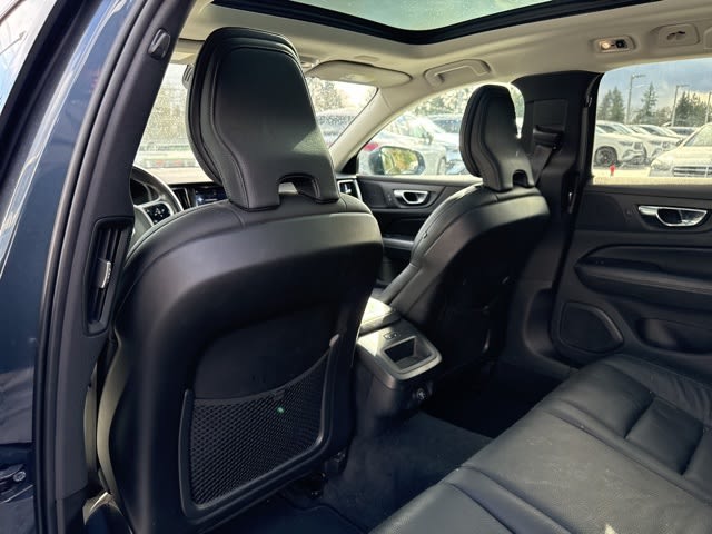 Thumbnail: 2020 Volvo V60 - 7