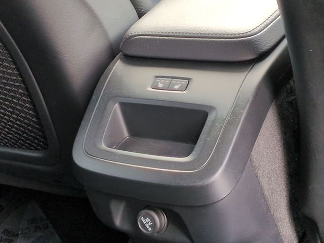 Thumbnail: 2020 Volvo V60 - 28