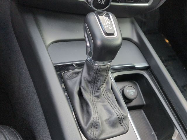 Thumbnail: 2020 Volvo V60 - 36