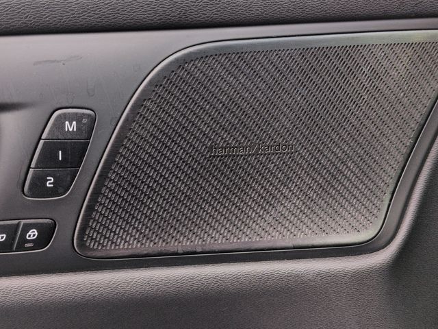 Thumbnail: 2020 Volvo V60 - 34