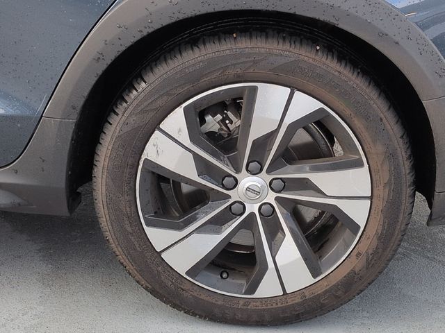 Thumbnail: 2020 Volvo V60 - 8