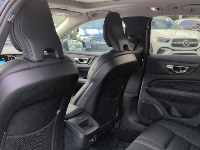 Thumbnail: 2020 Volvo V60 - 12