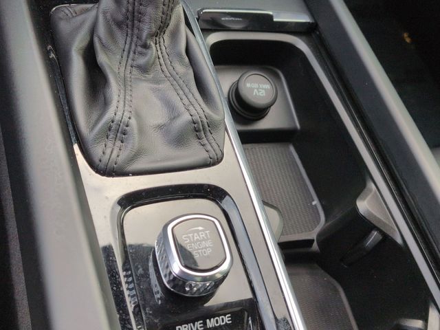 Thumbnail: 2020 Volvo V60 - 35