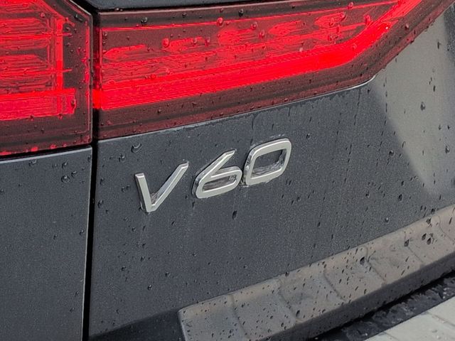 Thumbnail: 2020 Volvo V60 - 23