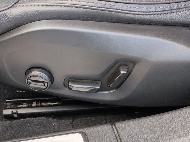 Thumbnail: 2020 Volvo V60 - 24