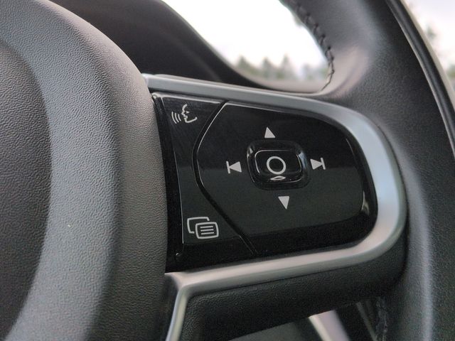 Thumbnail: 2020 Volvo V60 - 30