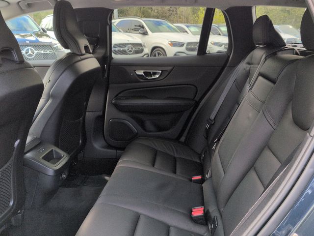 Thumbnail: 2020 Volvo V60 - 26